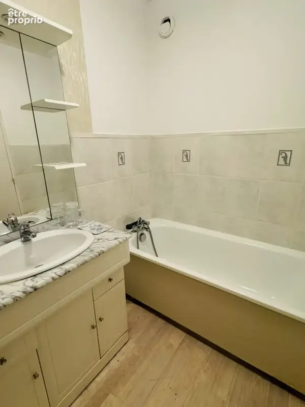 Appartement 2 pièces 53 m² à vendre à La Madeleine (59110) - photo 8