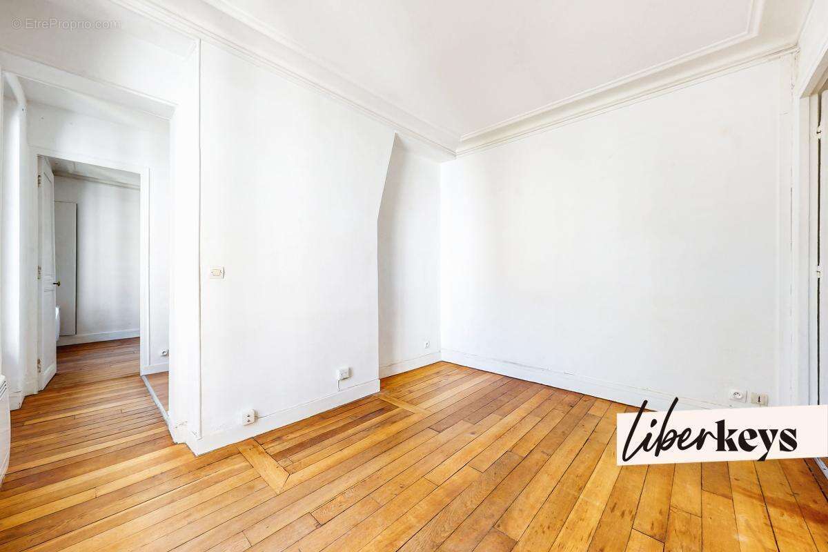 Appartement à PARIS-14E