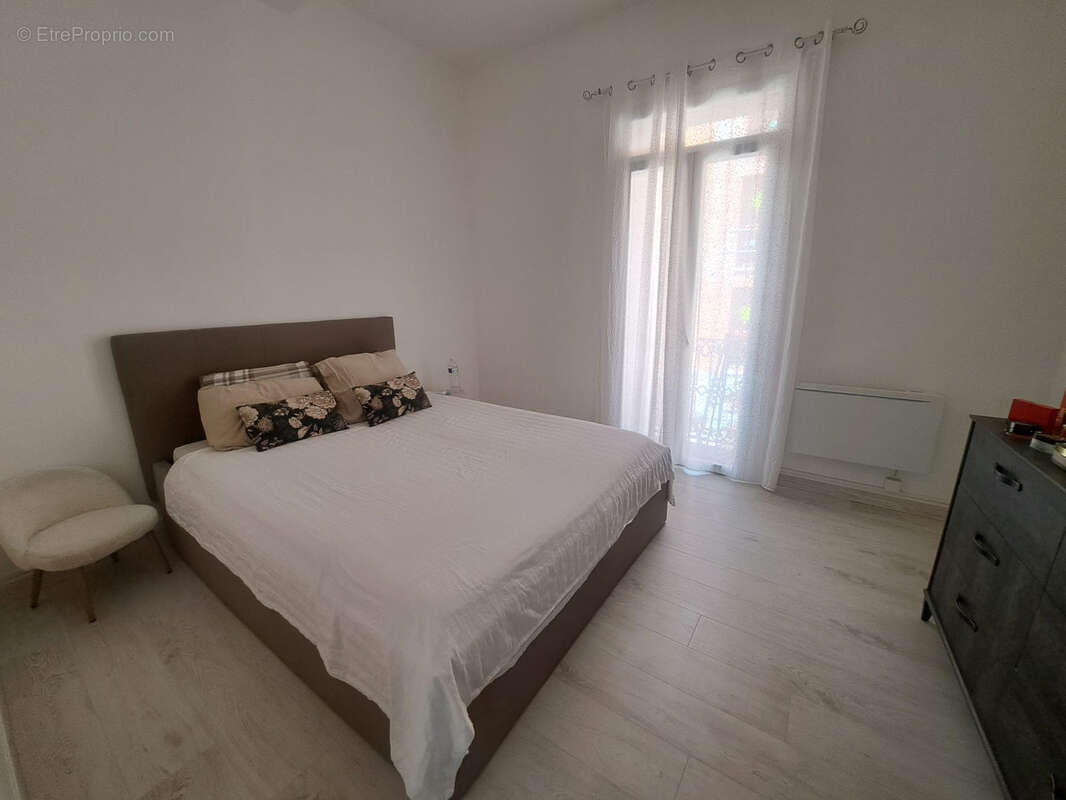 Appartement de type 3 avec belle hauteur sous plafond à vendre sur Agde ! - photo 6
