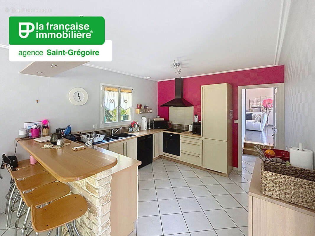 Maison à MONTREUIL-SUR-ILLE