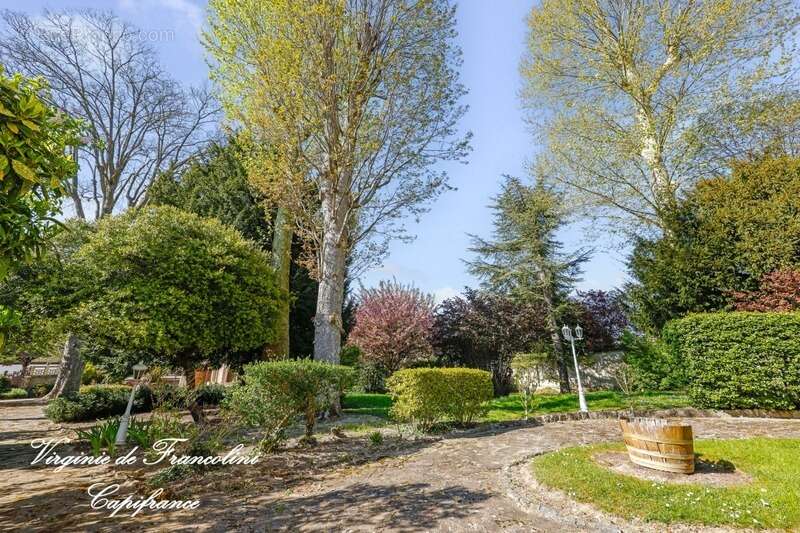 Maison à SAINT-MAUR-DES-FOSSES