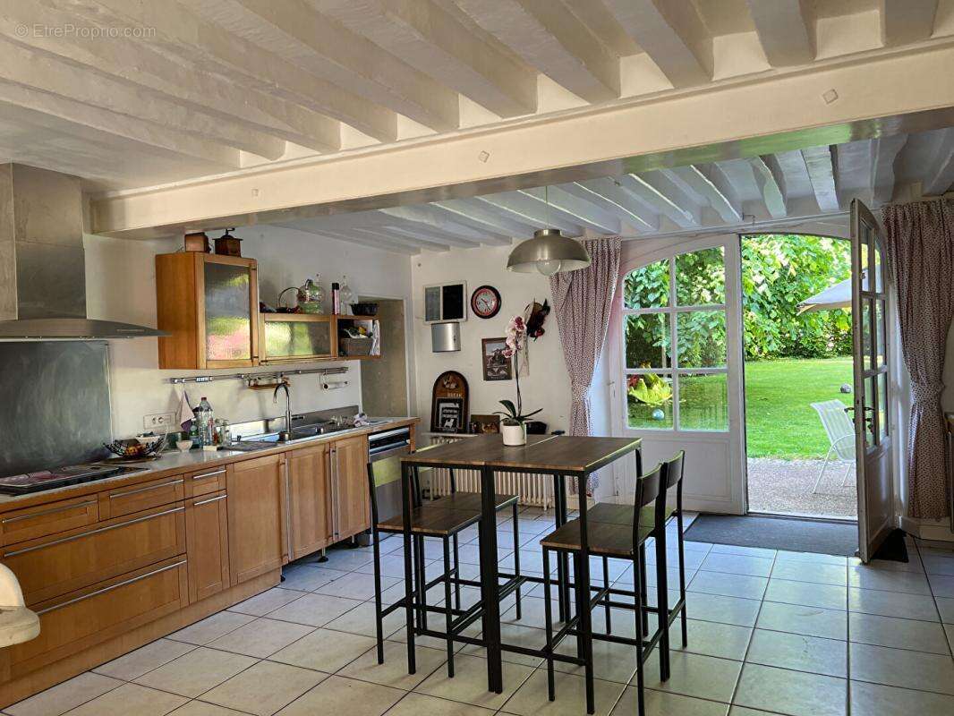 Maison Labbeville 10 pièce(s) 474 m2 - photo 6