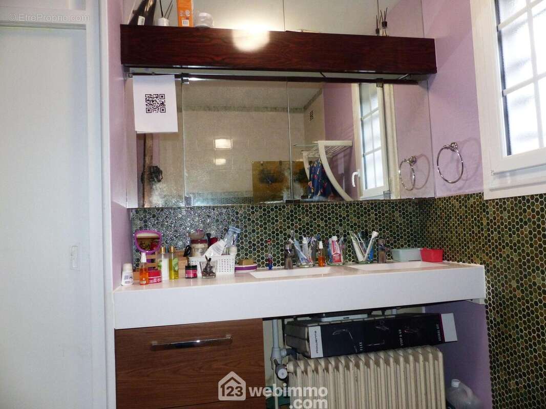 La salle de bain de 10 m². - Maison à BIHOREL