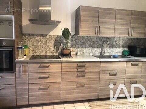 Maison 145 m² à Saint-Martin-De-Laye  - photo 4