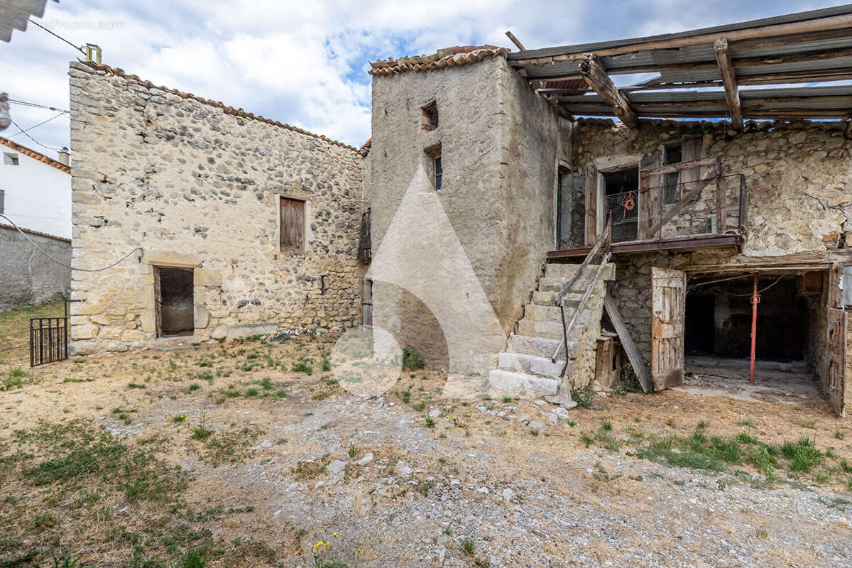 SIGOTTIER (05700) - Corps de ferme à rénover avec fort potentiel - photo 10