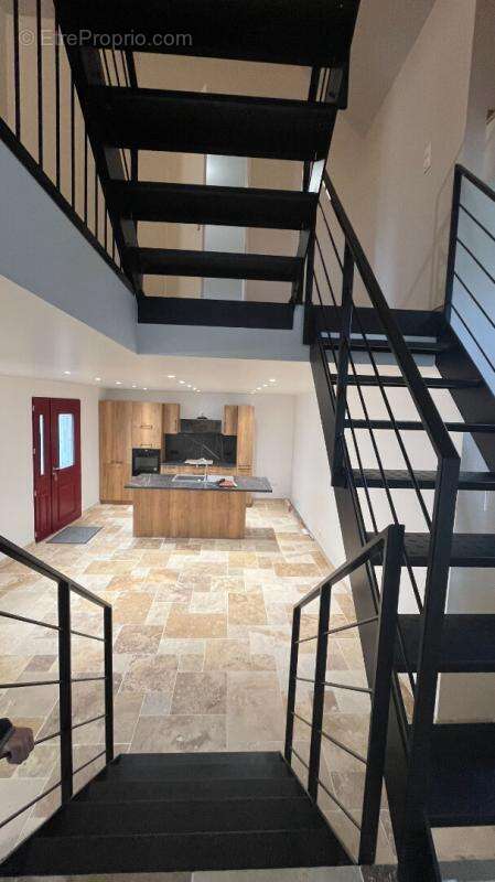 Maison à NEUILLE-PONT-PIERRE