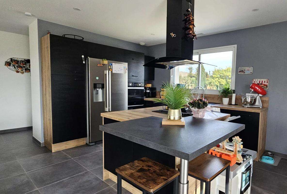 Maison à COURS-DE-PILE