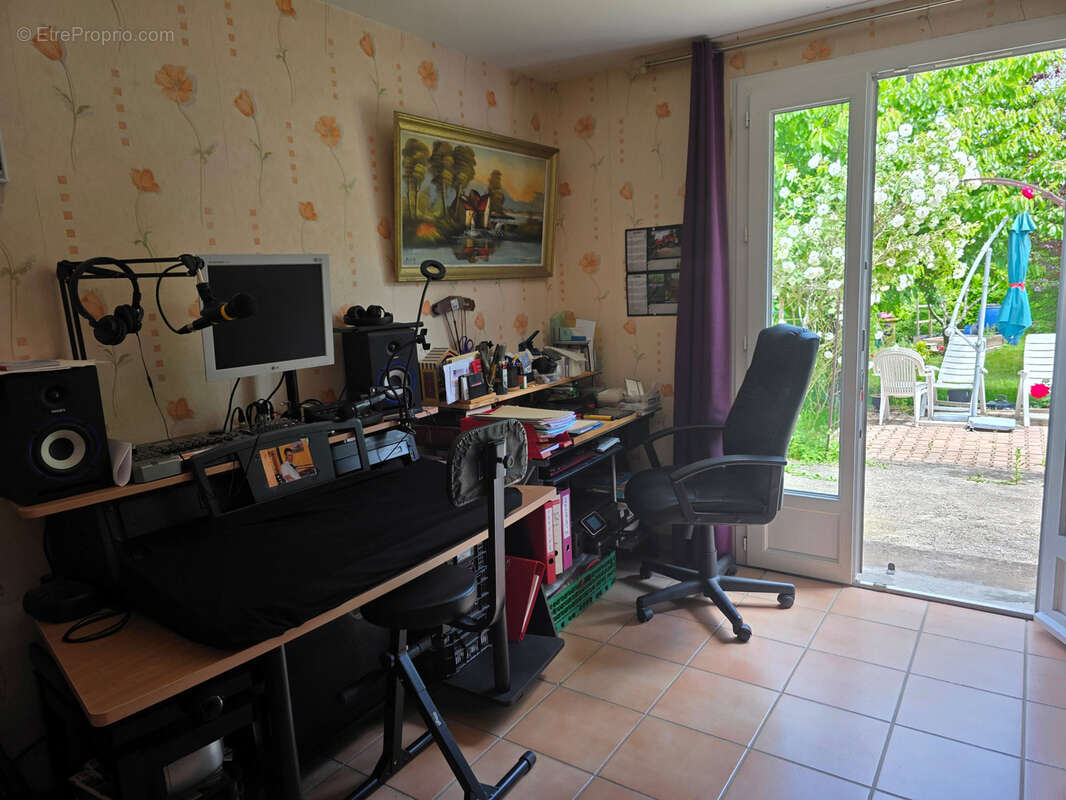 Maison à MONTPEZAT-SOUS-BAUZON