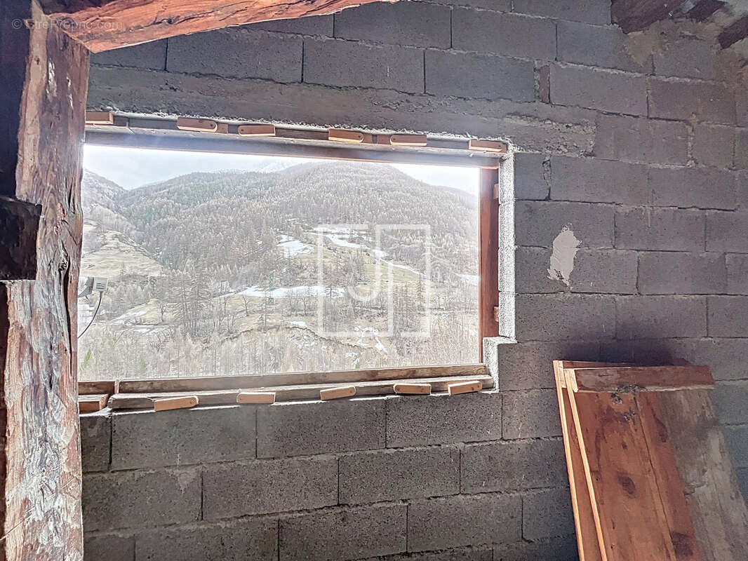 Appartement à SAINT-PAUL-SUR-UBAYE