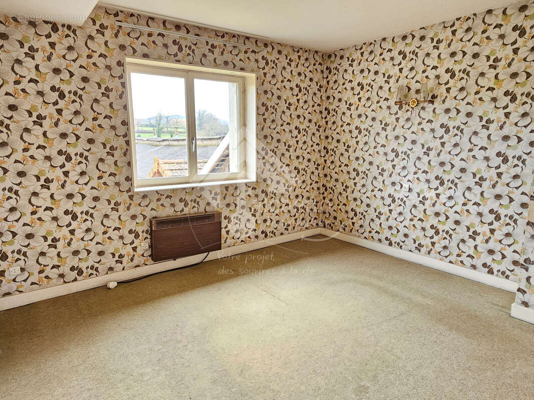 Maison à SAINT-PIERRE-LAVAL