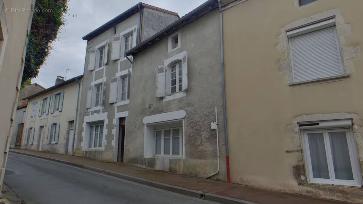 Maison à L&#039;ISLE-JOURDAIN