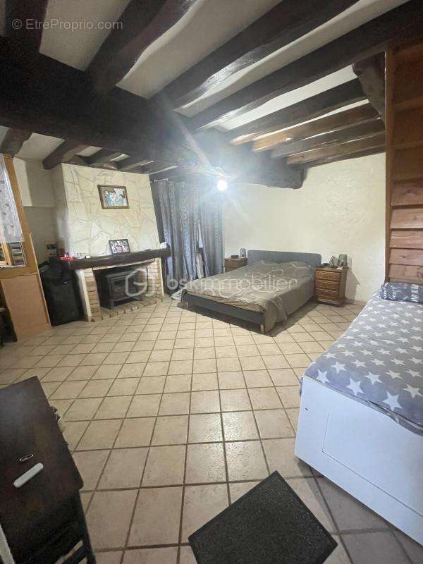 Maison à VILLETHIERRY