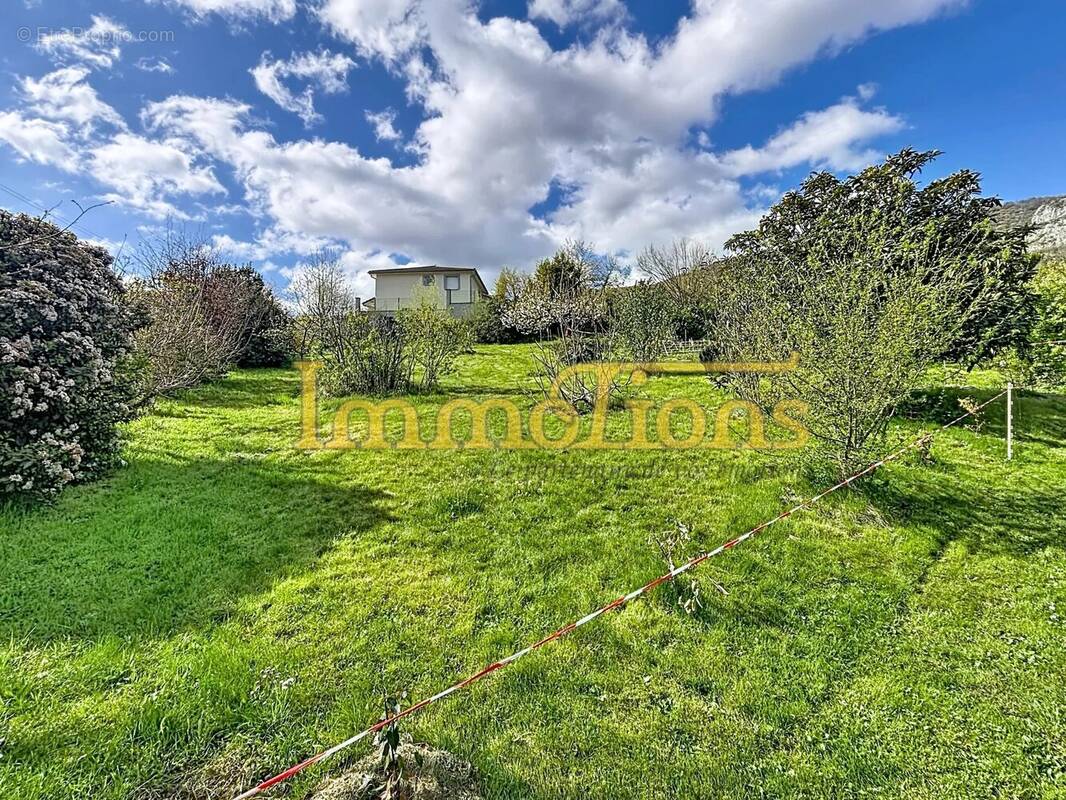 Terrain à SAINT-NAZAIRE-EN-ROYANS