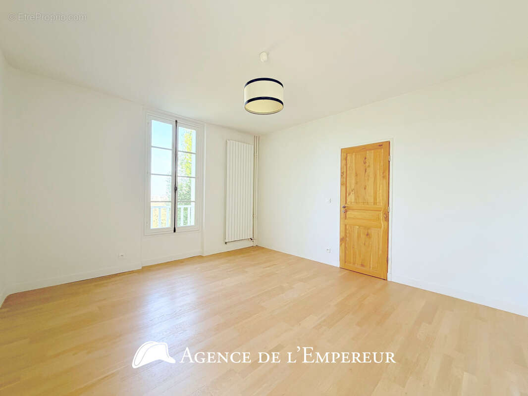 Demeure dans le Parc de la Malmaison, parcelle de 3 000 m2 - photo 14