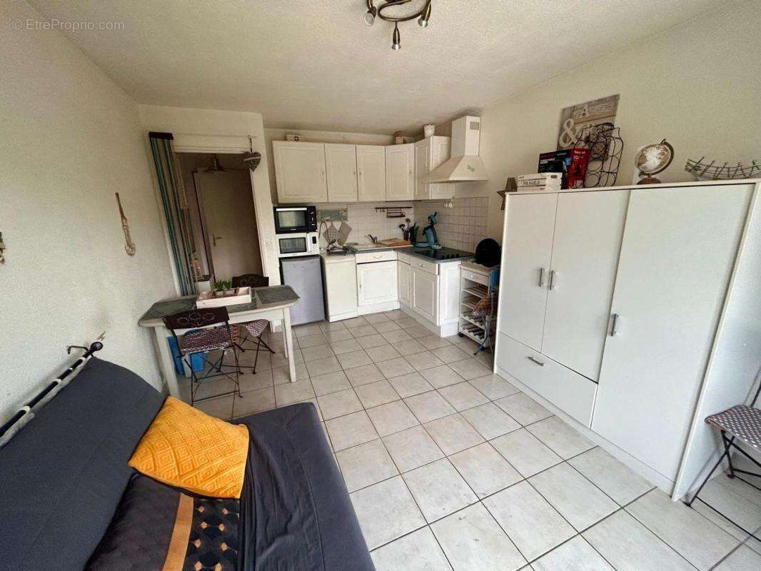 A VENDRE : Studio de 18m2 au Dramont à 5 min à pied de la mer - SAINT RAPHAEL - photo 3