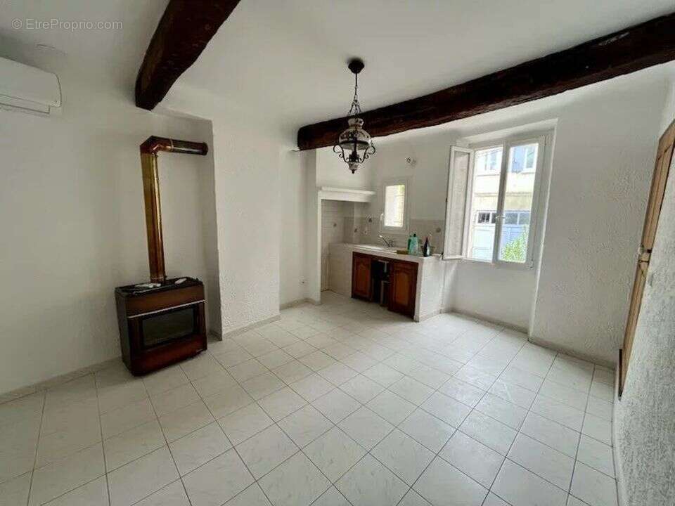 Maison à SAINT-MARTIN-DE-BROMES