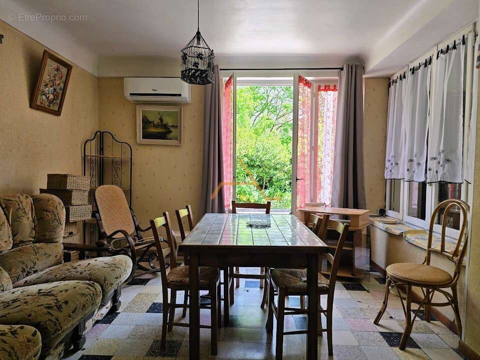 Maison à LA BEGUDE-DE-MAZENC