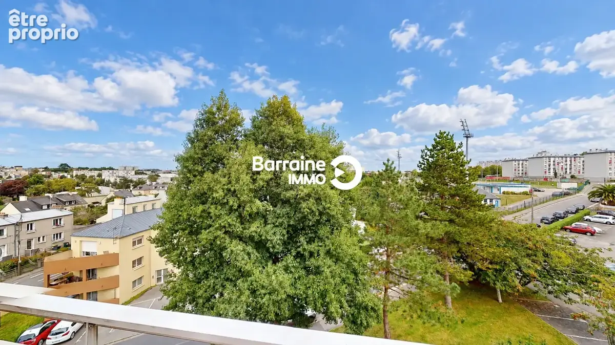 Exclusivité menez-paul : dernier étage, appartement t4 - ascenseur - deux balcons et parking - photo 6