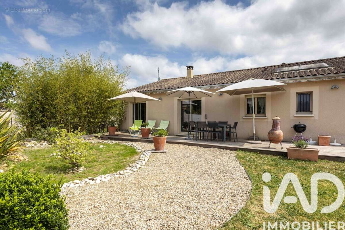 Photo 2 - Maison à SAINT-EMILION