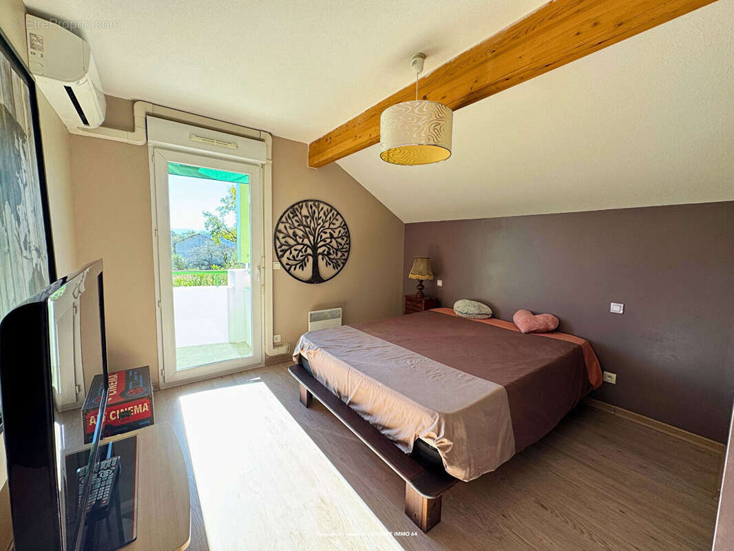 Maison à SERRES-CASTET