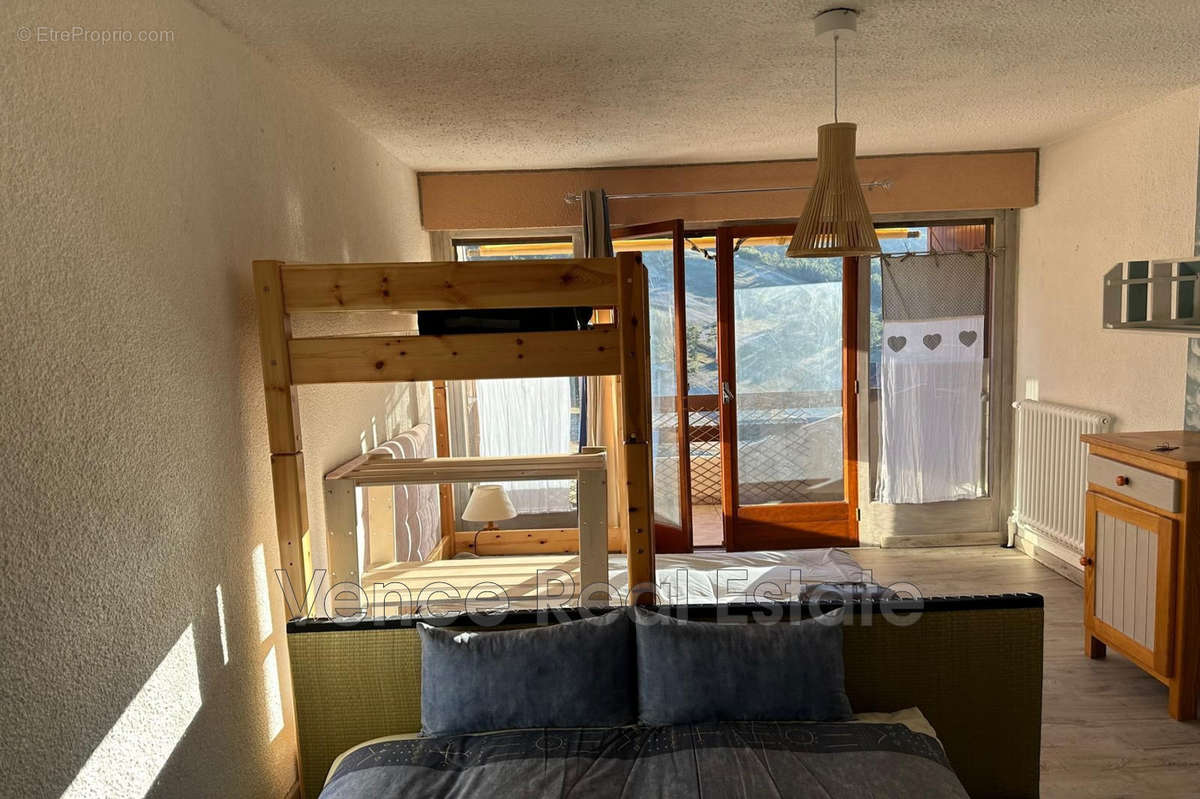 Appartement à GREOLIERES