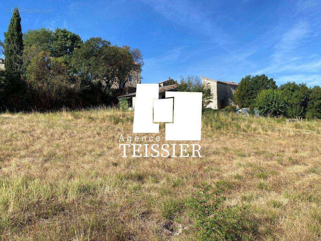 Terrain à BERRIAS-ET-CASTELJAU