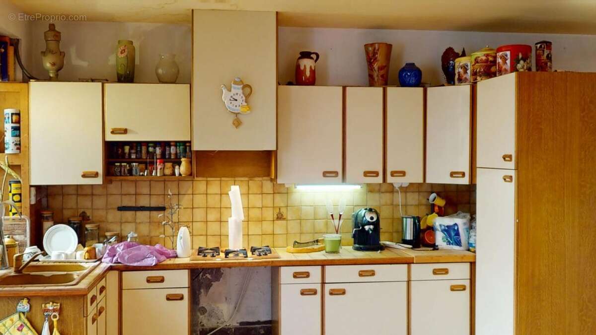 Maison à SENS-BEAUJEU