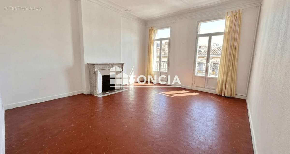 Appartement à MARSEILLE-6E