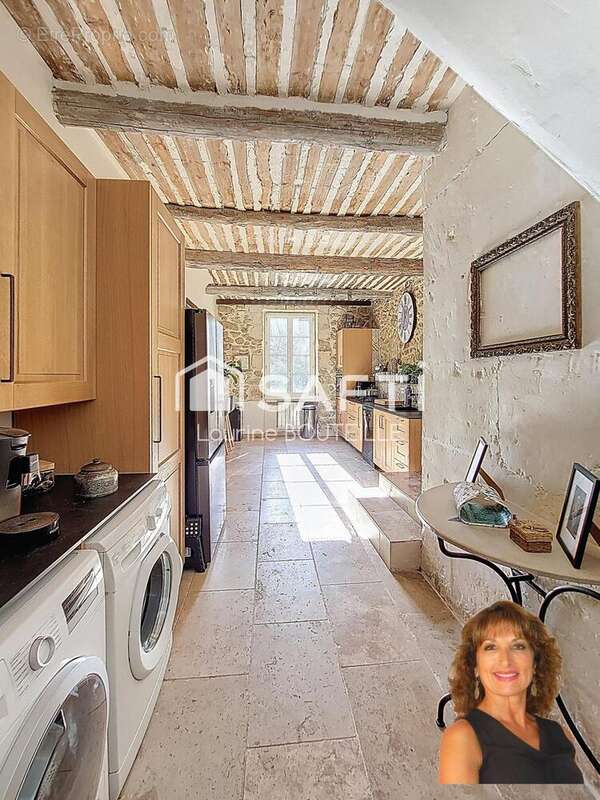 Maison 193 m² à Alleins  - photo 9