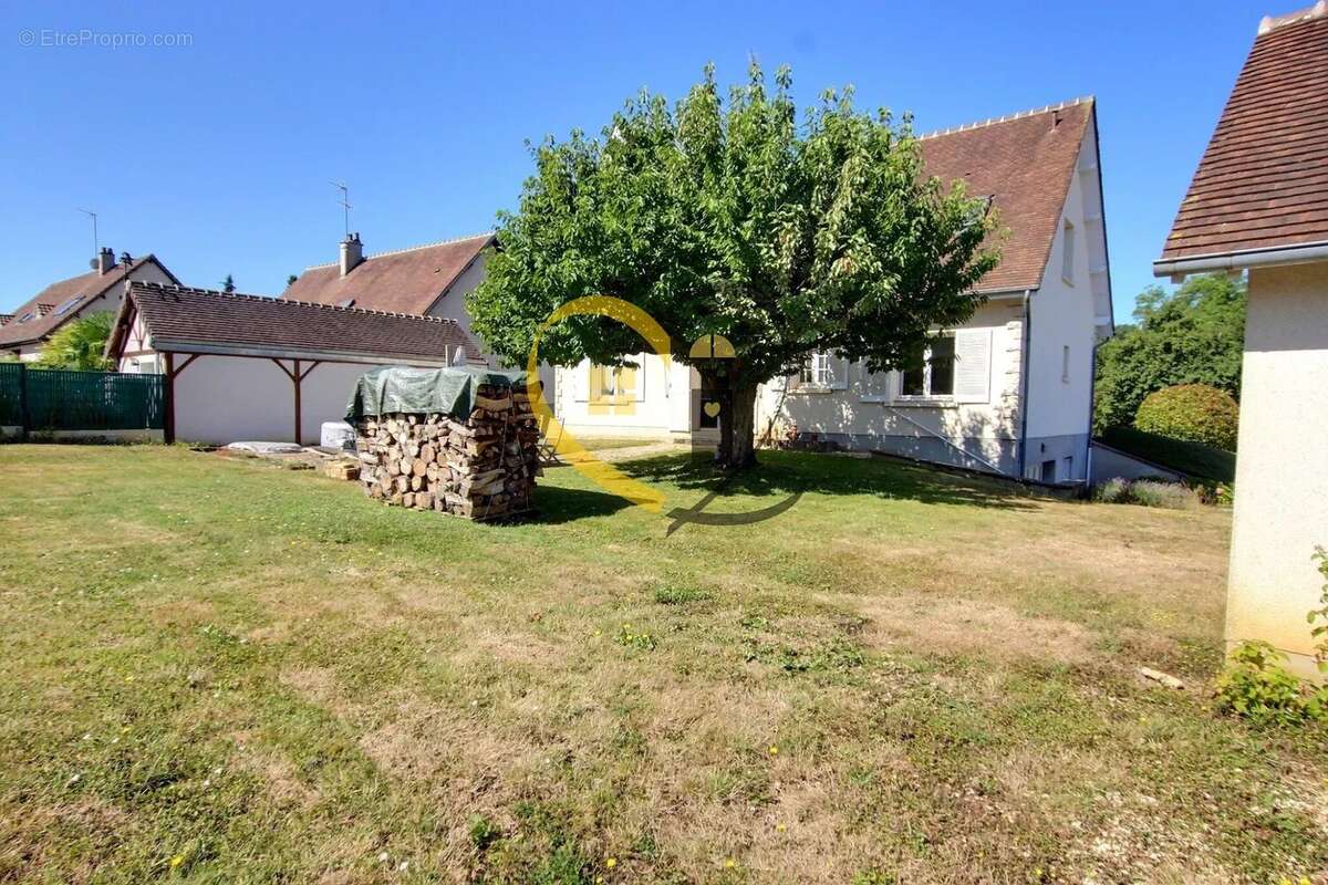 Maison à SAINT-MARTIN-D'AUXIGNY