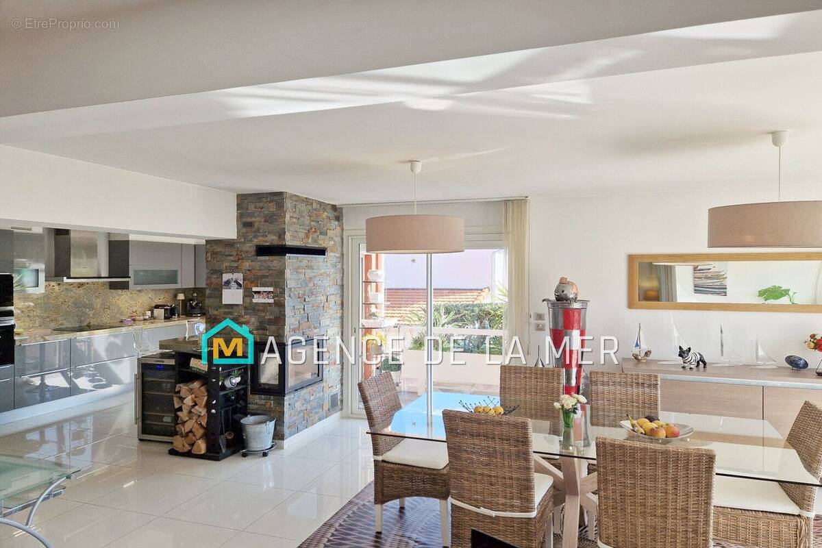 Appartement à MANDELIEU-LA-NAPOULE