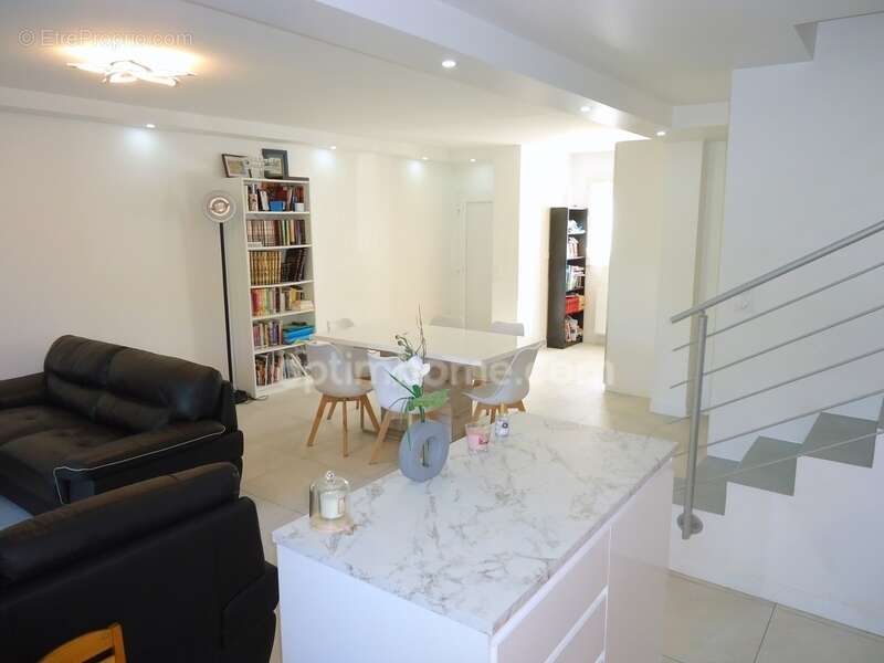 Maison à SARCELLES