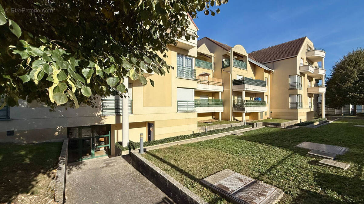 Appartement à CORBEIL-ESSONNES