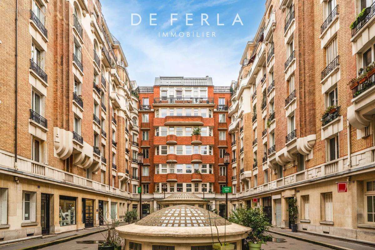 Appartement à PARIS-14E