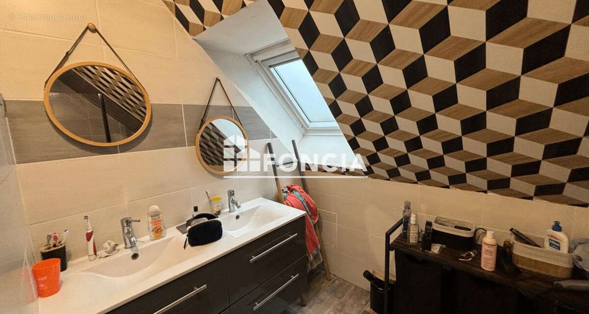 Maison à DOMFRONT-EN-CHAMPAGNE