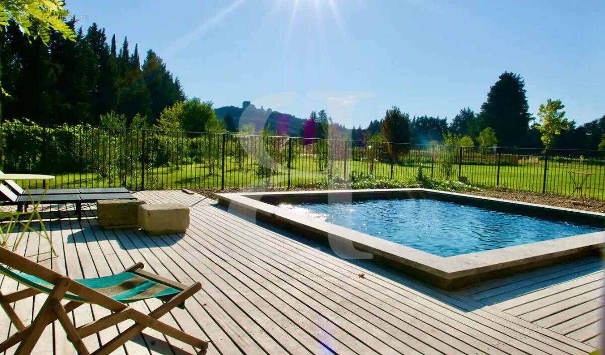 Maison à L&#039;ISLE-SUR-LA-SORGUE