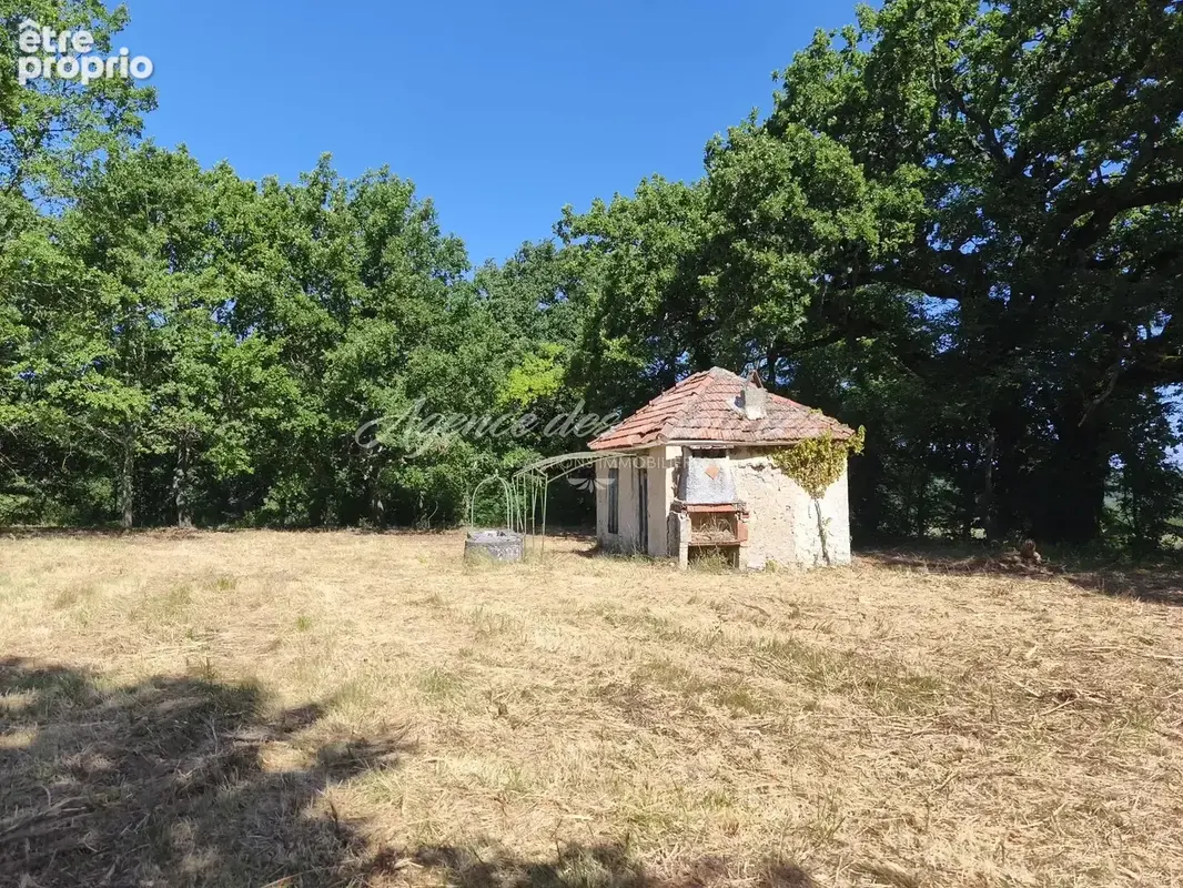Cabanon agricole sur 1,5 hectares à Esparron-de-Pallières - photo 3