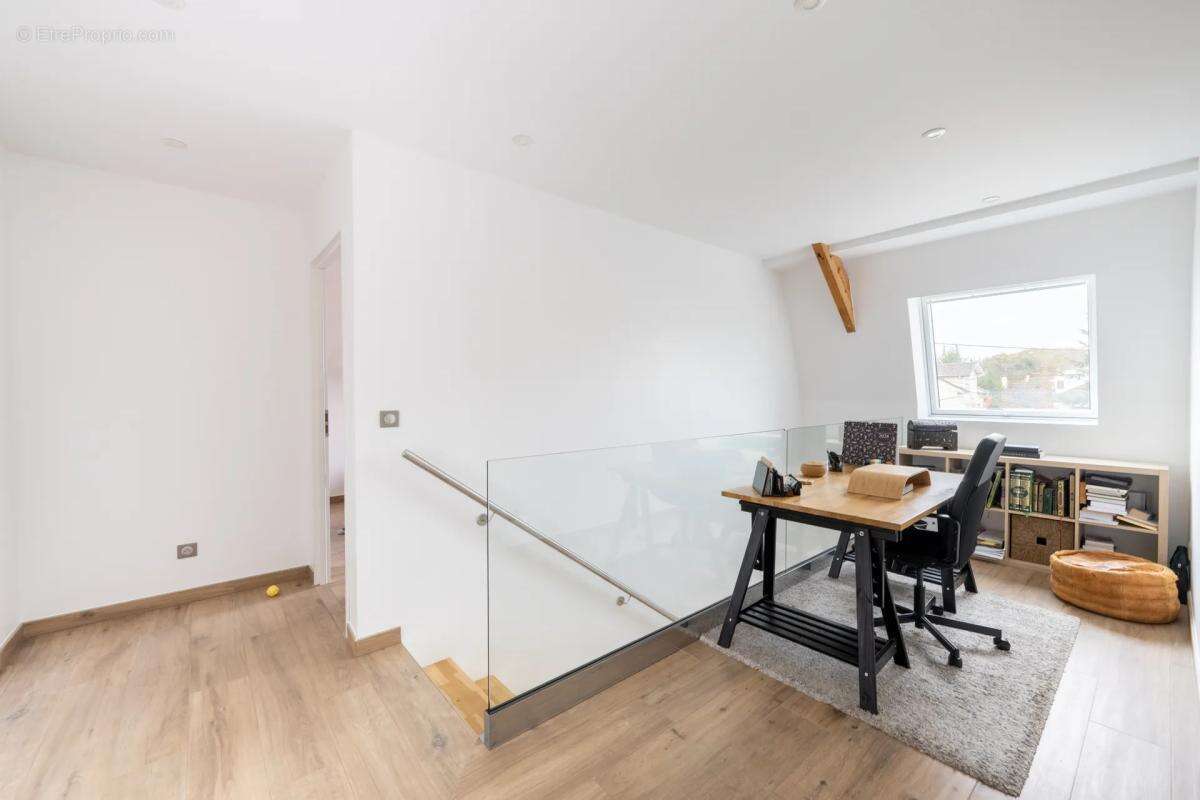 Maison à LES MUREAUX