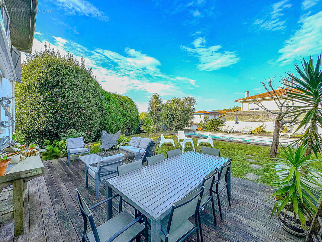 Co exclusivité - biarritz   belle maison des années 50 avec piscine  garage - photo 4
