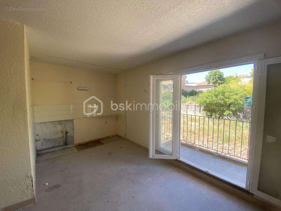 SAINT-CHRISTOL ((84) - Créez votre T3 sur mesure ! Plateau sous forme d'appartement de 103 m² env. situé au 1er étage avec ascen - photo 11
