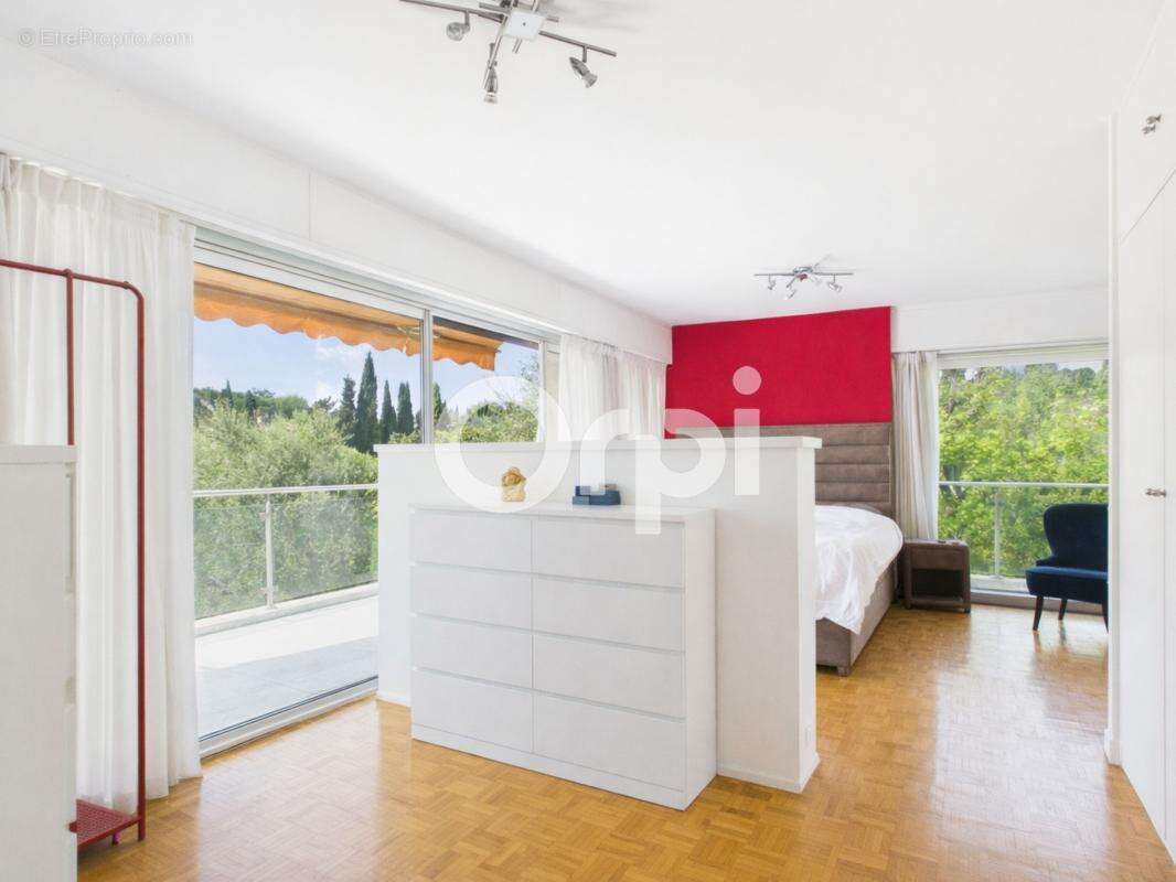 Maison à VALBONNE
