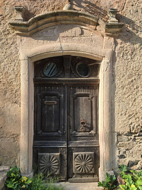 Château, ancienne maison à aménager et dépendance - Arvieu - photo 28