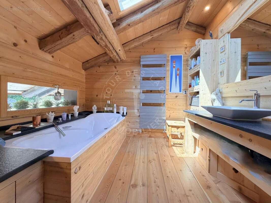 Ferme manigodine d’exception de 1800 – 380 m² habitables – terrain de 3 000 m² – vue panoramique - photo 18