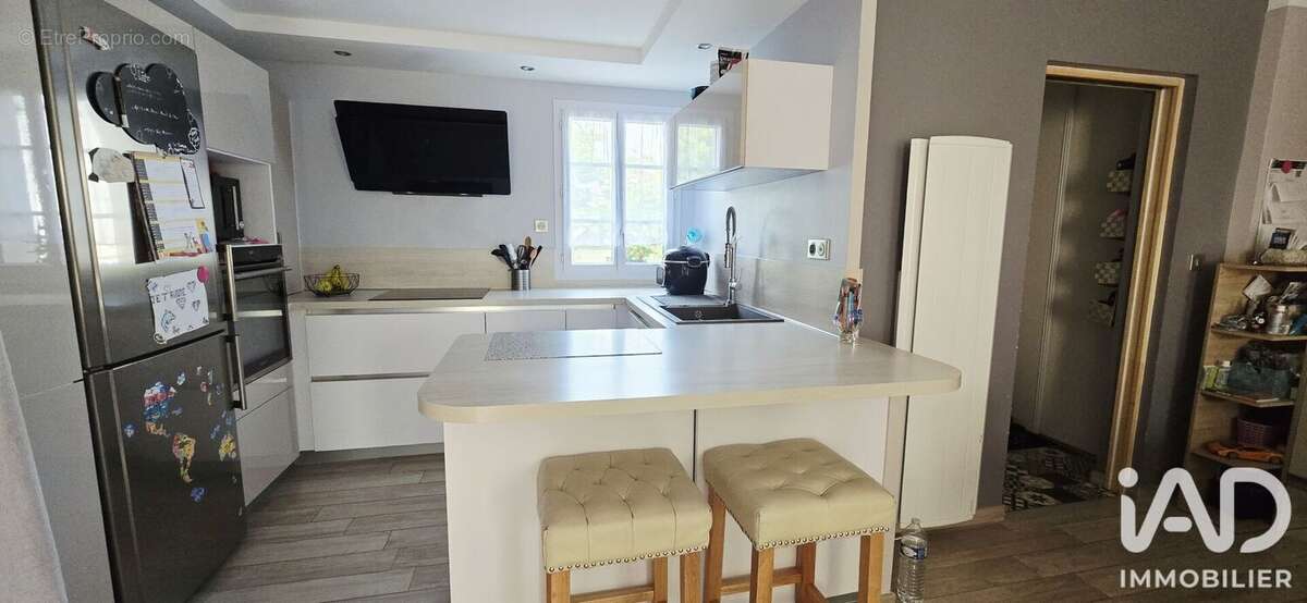 Appartement 88 m² à Magny-Le-Hongre  - photo 7