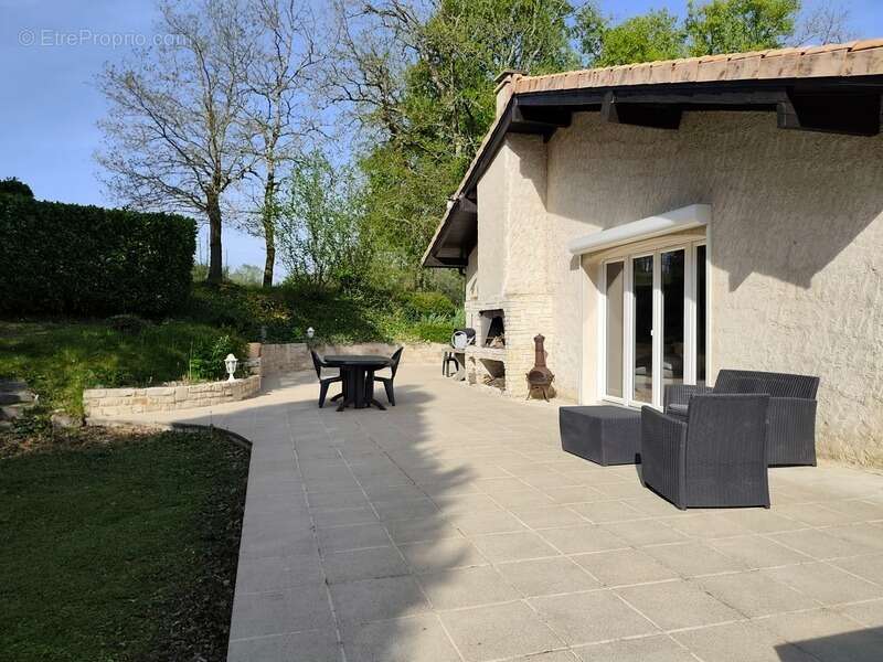 Maison à VOEUIL-ET-GIGET