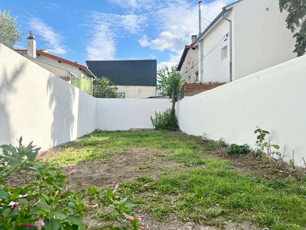 Fontenay Maison proche RER 15 min avec 2 terrasses, jardin et garage - photo 11