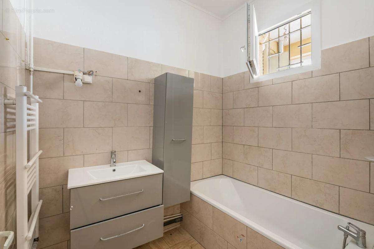 Appartement à MARSEILLE-2E