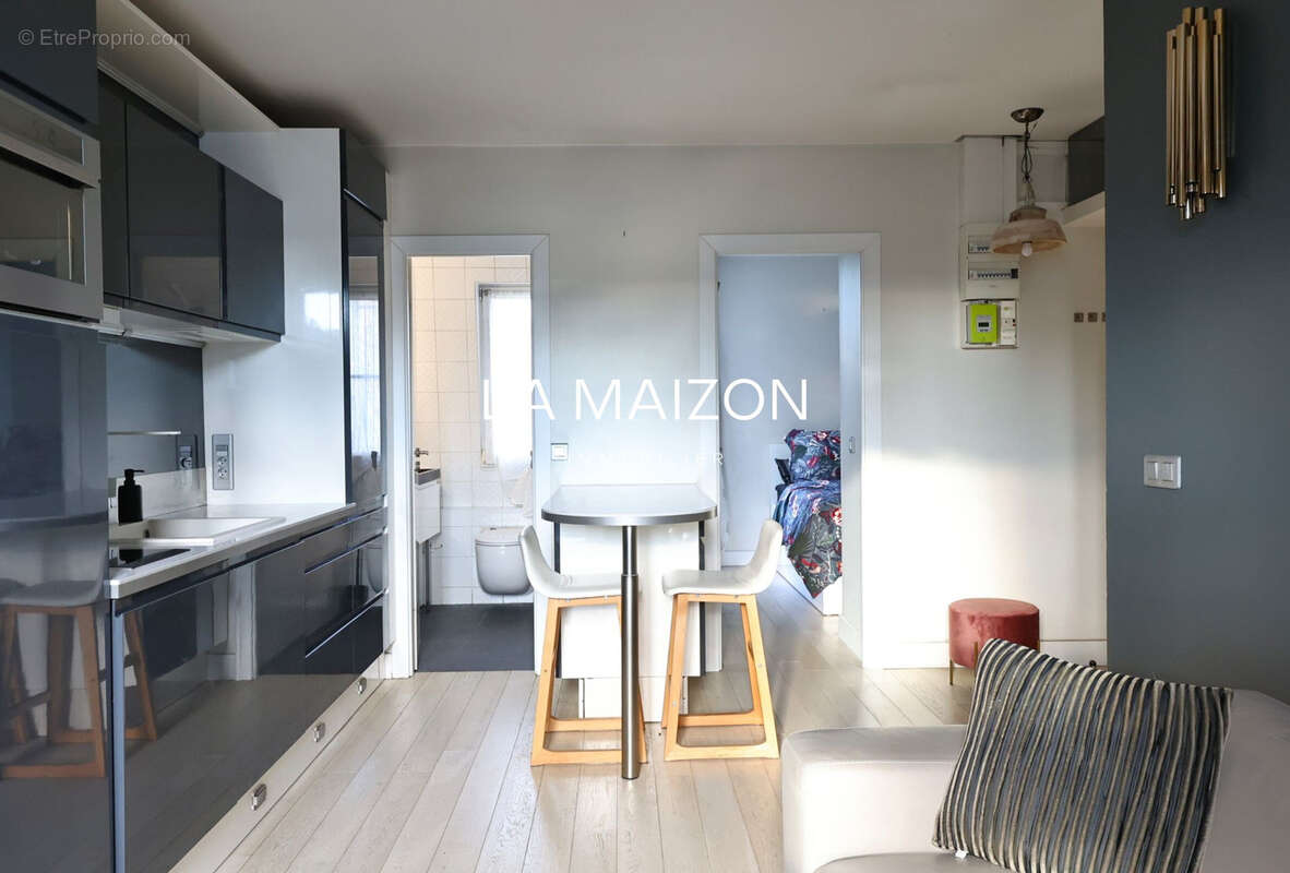 Appartement à PARIS-8E