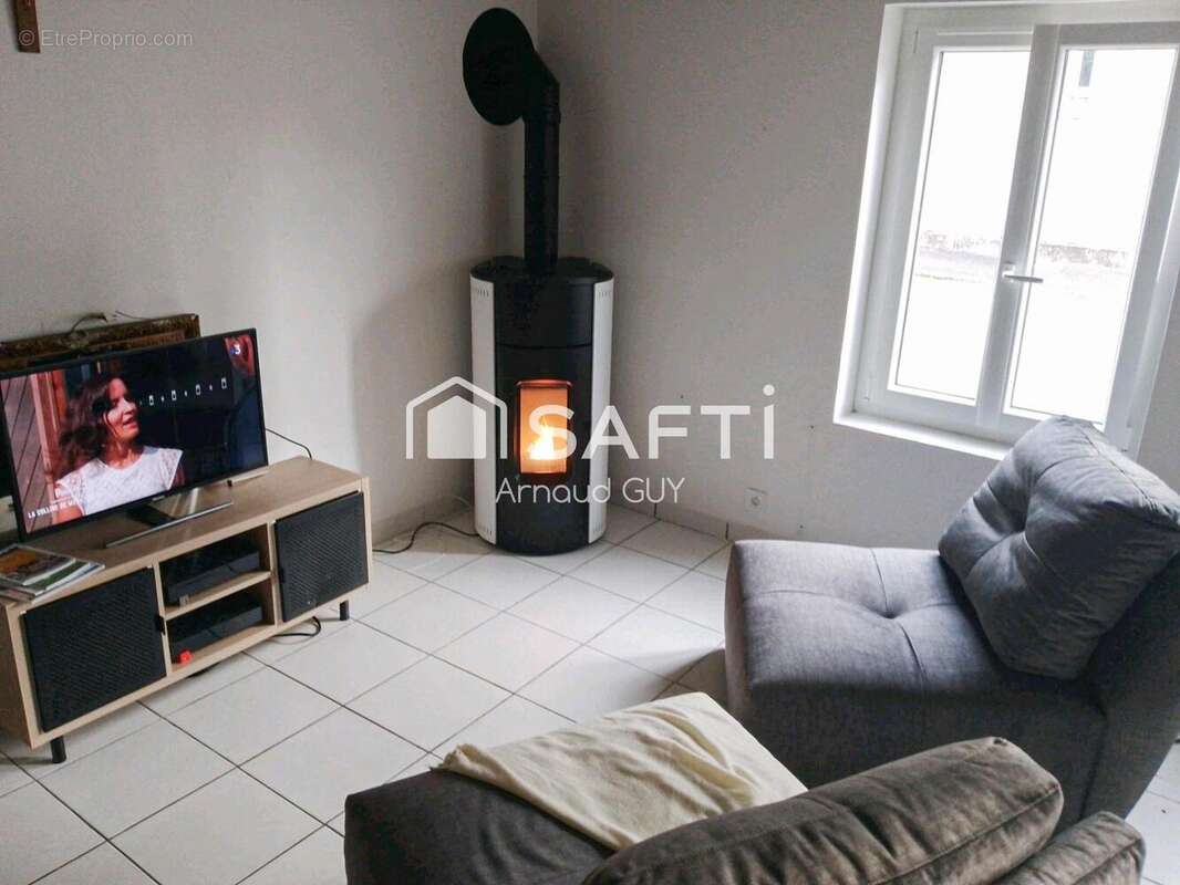 Photo 2 - Maison à VILLAINES-LA-CARELLE