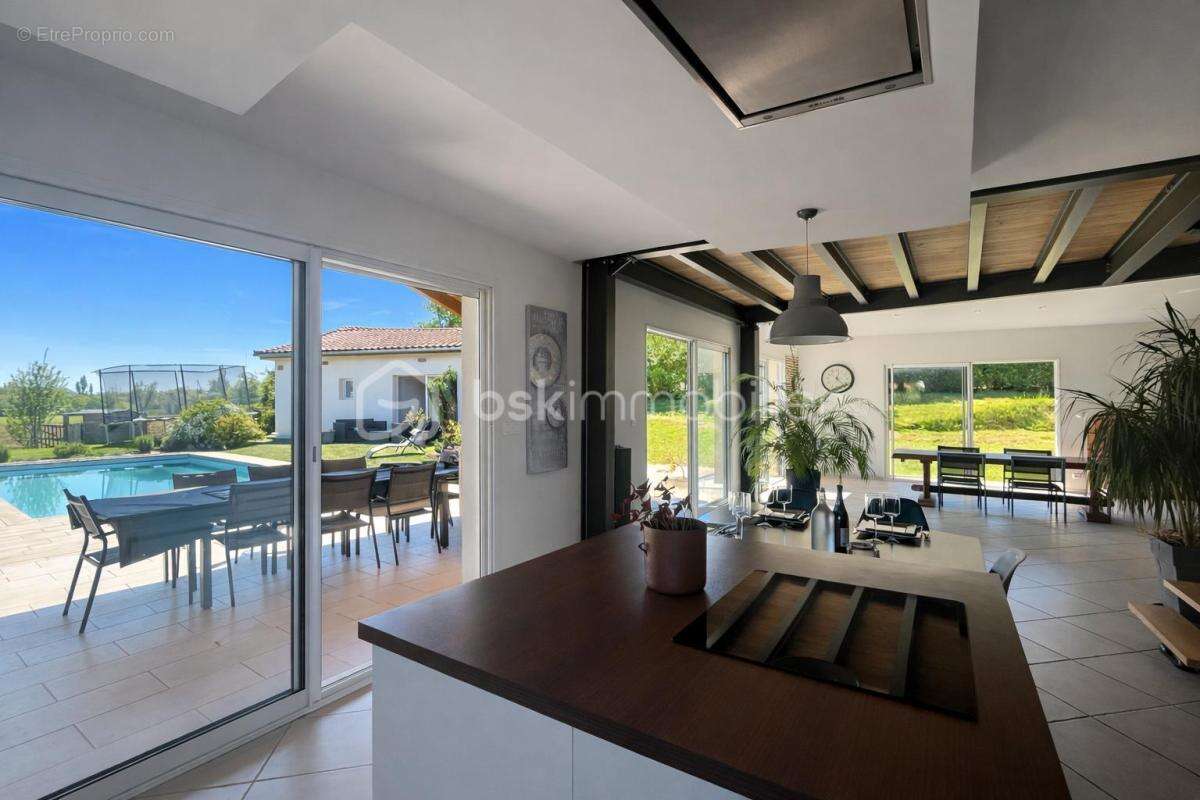 Maison à SAINT-JULIEN-SUR-VEYLE